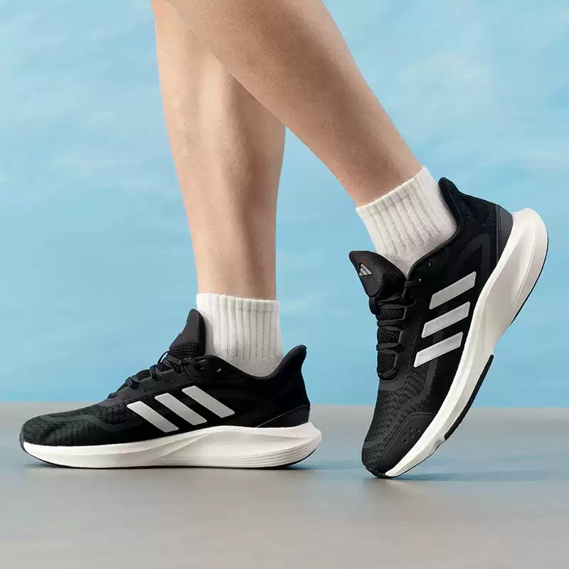 Мужская и женская обувь Adidas – обзор и цена Lightweight Road Running Shoes