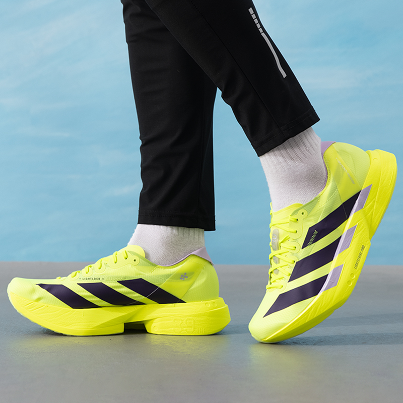 Мужская обувь Adidas, оригинал – обзор и цена Lightweight Road Running Shoes